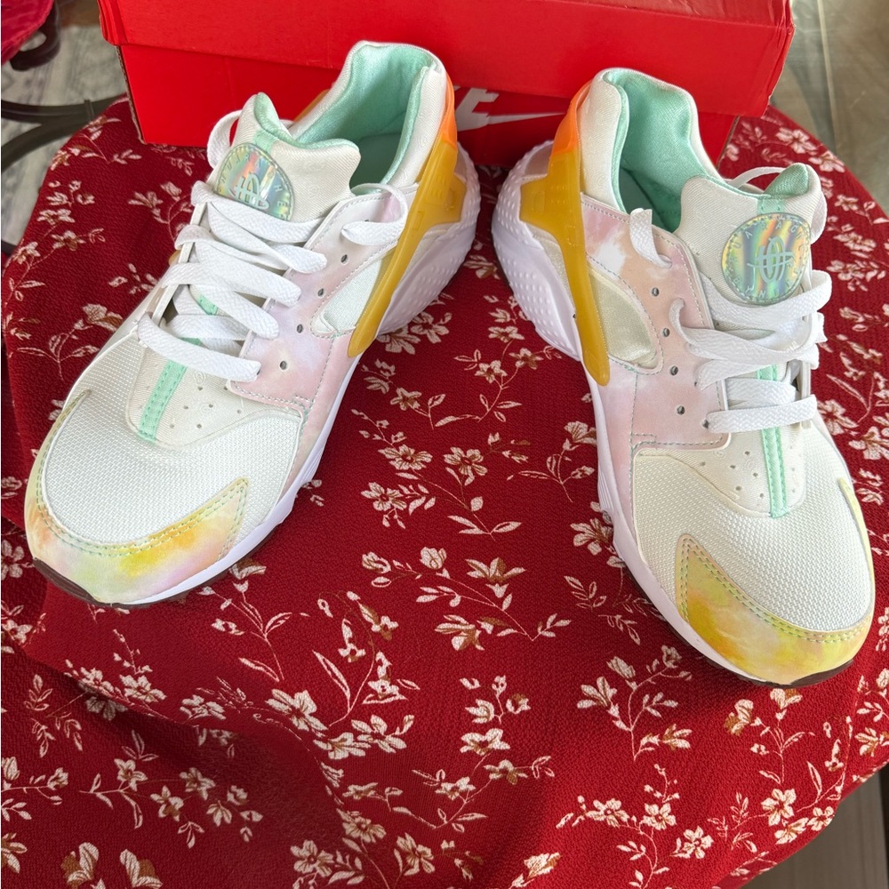 Nike White and Orange Huarache Sneakers - Picture 5 of 12